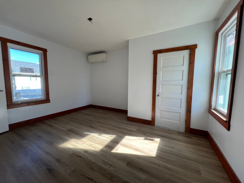 Building Photo - 185 Brownell St