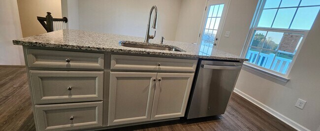 Building Photo - Brand new 3BR Townhome in Charlotte