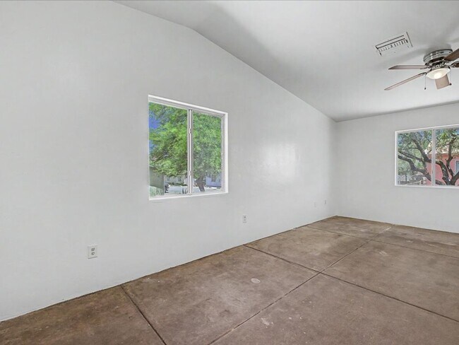 Building Photo - 81 E Laguna St