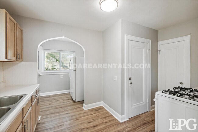 Building Photo - 1442 Schuyler Rd