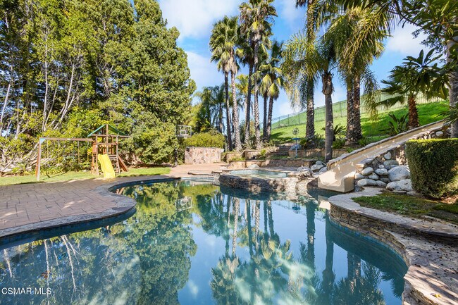 Building Photo - 516 Rustic Hills Dr