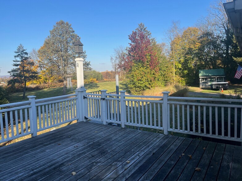 Building Photo - 289 White Bridge Rd