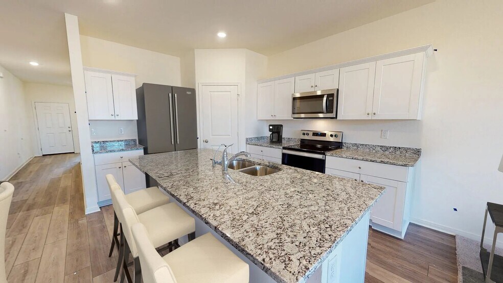 Building Photo - 1305 Morris Lp