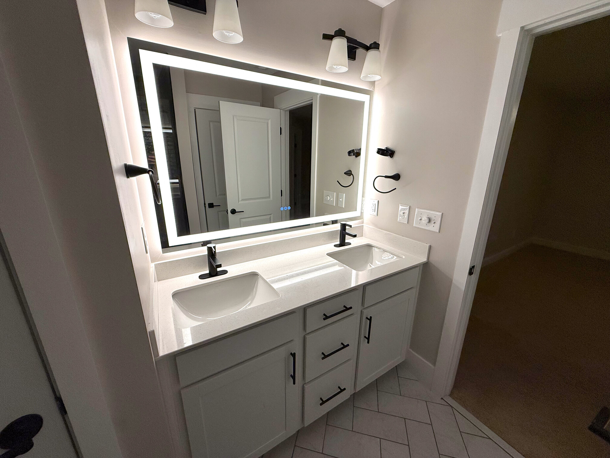 Building Photo - 147 Hyacinth Ln