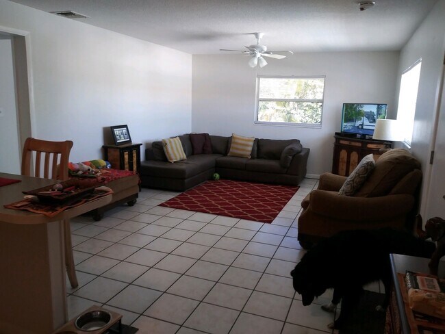 Living room - 299 E Central Blvd