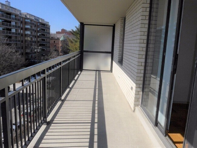 Building Photo - 59 Longwood Ave