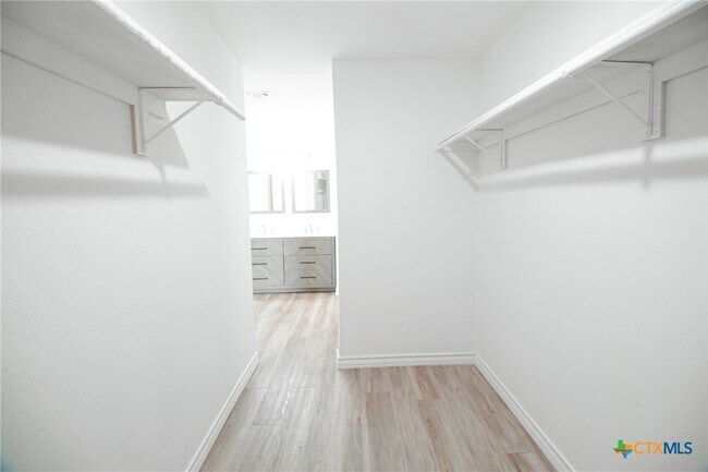 Building Photo - 1601 Cloud St