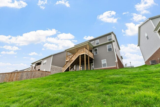 Building Photo - 677 Shaker Dr