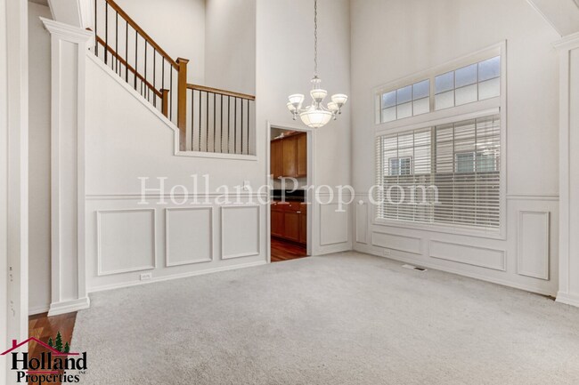 Building Photo - Gorgeous Single-Family Home with Central A/C!