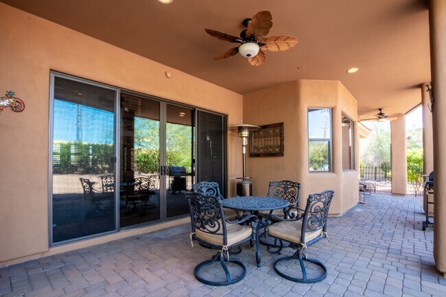 Stunning 3 bedroom, 2.5 bathroom home for lease in beautiful Rio Verde! - 26446 N Avenida del Ray
