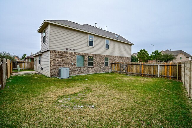Building Photo - 6026 Baileys Run Ln