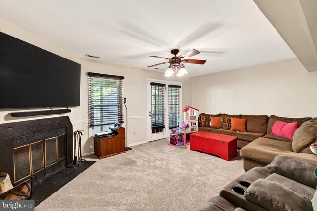 Building Photo - 14230 Oxford Dr