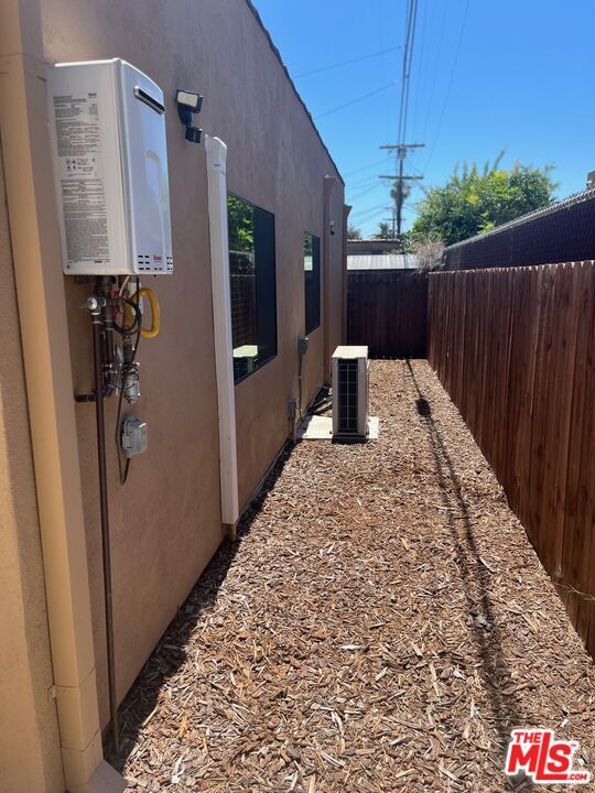 Building Photo - 2807 Buckingham Rd