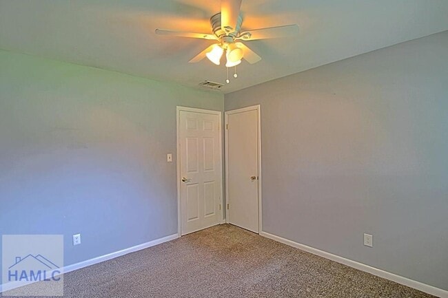 Building Photo - 511 Red Oak Rd