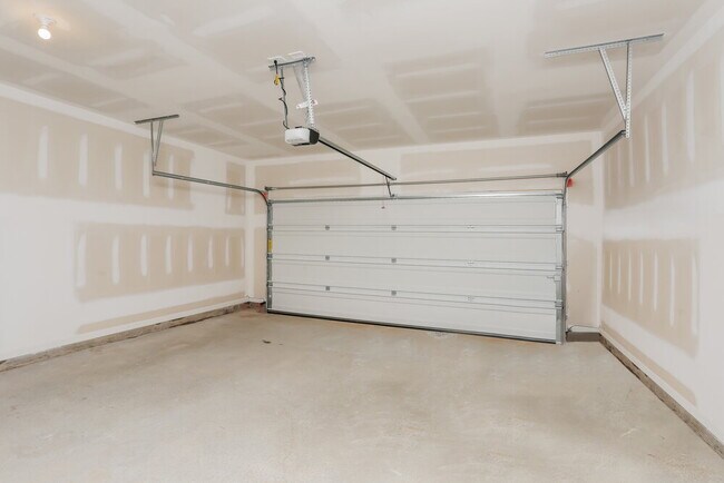 Building Photo - 435 Knightsbridge Ln