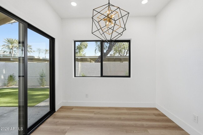 Building Photo - 2029 N Sunset Dr