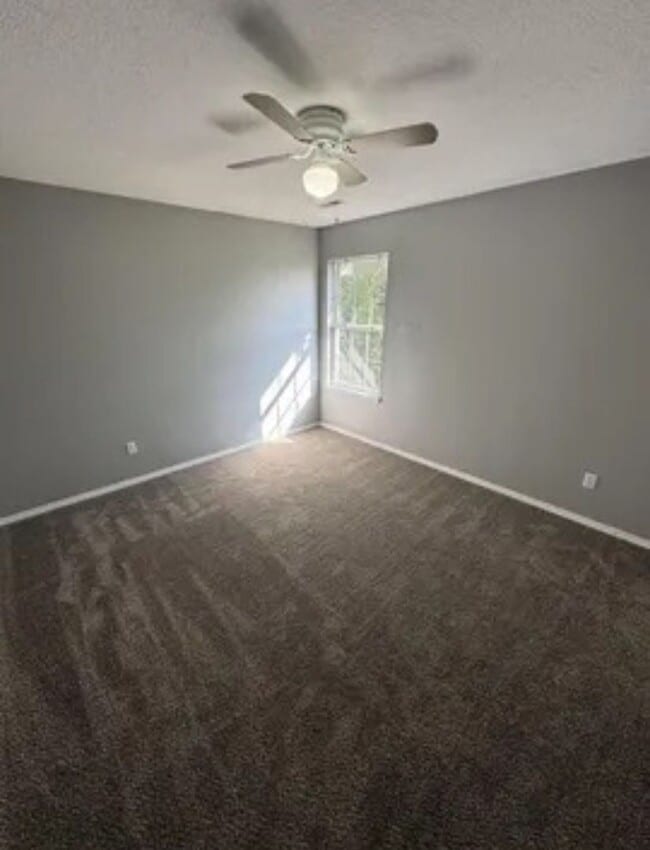 Building Photo - 5 bed/3 bath house