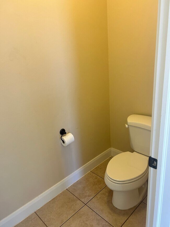 Building Photo - La Verkin Charm!