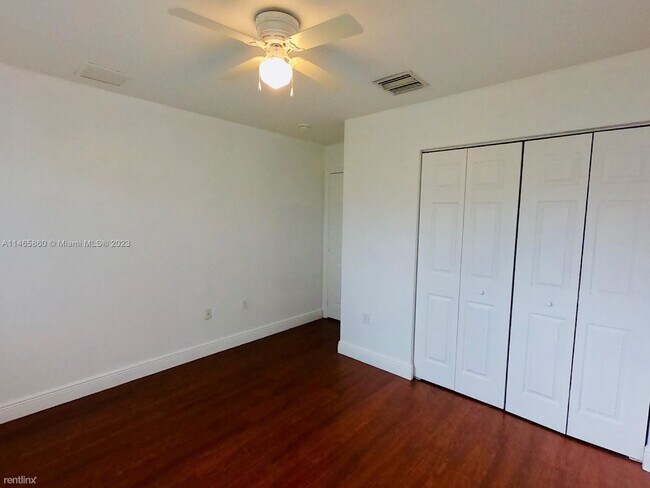 Building Photo - 3 br, 2 bath House - 907 SW 15th St 1