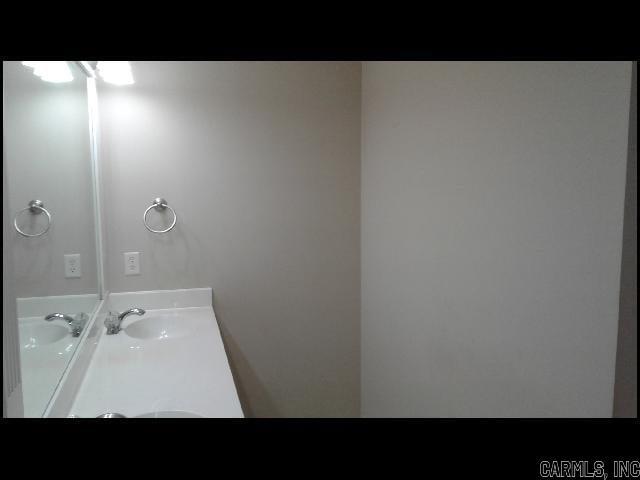 Building Photo - 31 Congressional Dr