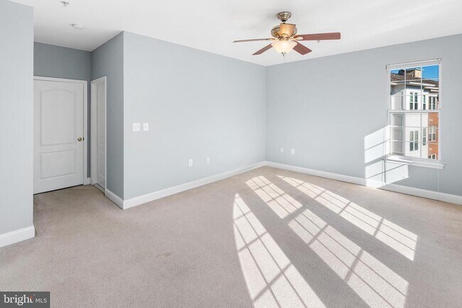 Building Photo - 92 Chevy Chase St