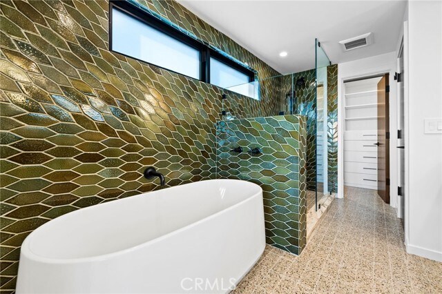 Building Photo - 1412 E Oceanfront