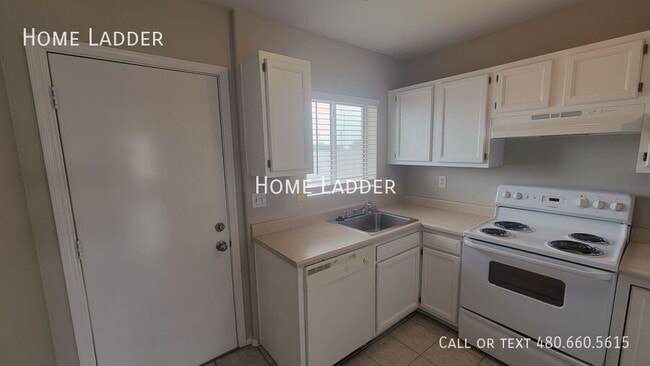 Building Photo - 10236 W Leander Dr