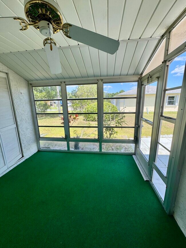 Building Photo - 524 Ponderosa Dr