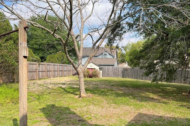 Building Photo - 62 Plum Ct