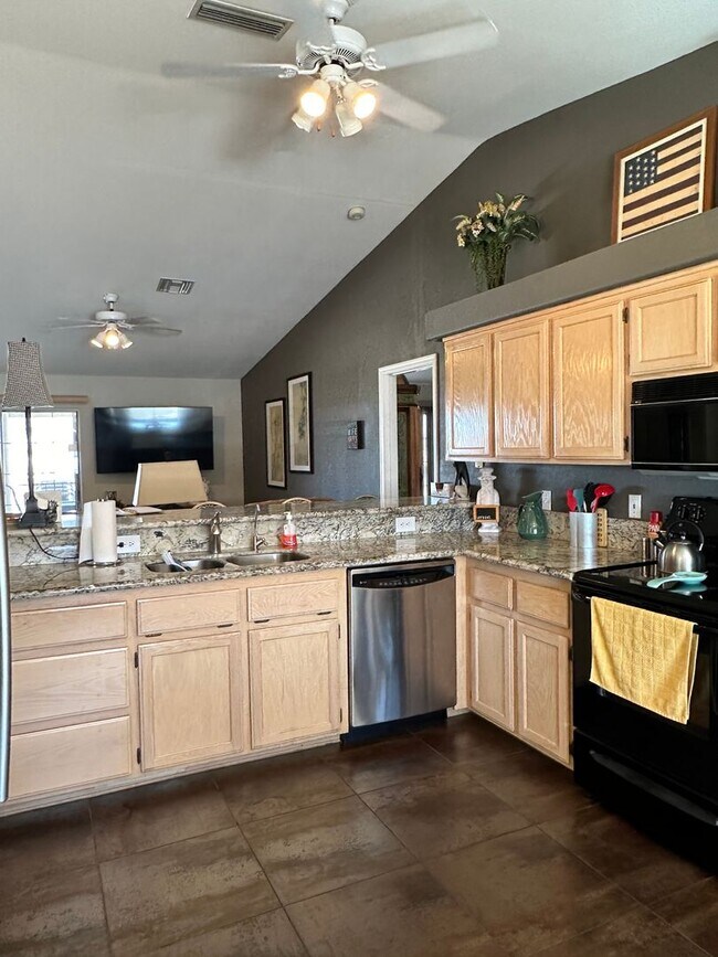 Building Photo - Available May through November 2026 Short term, Pool home, Furnished