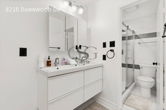 Building Photo - 8218 Dawnwood Dr