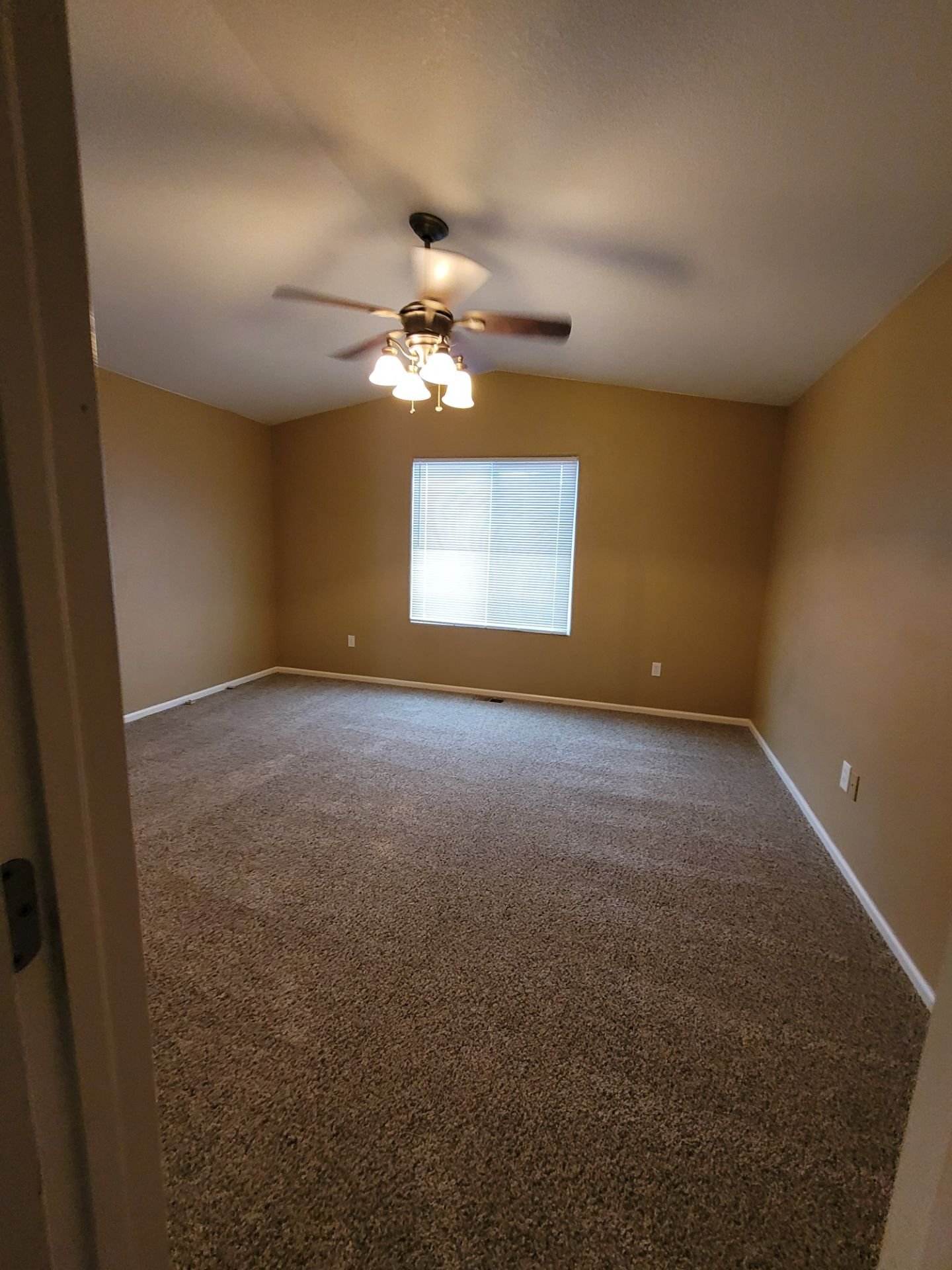 Building Photo - 7323 Bentwater Dr