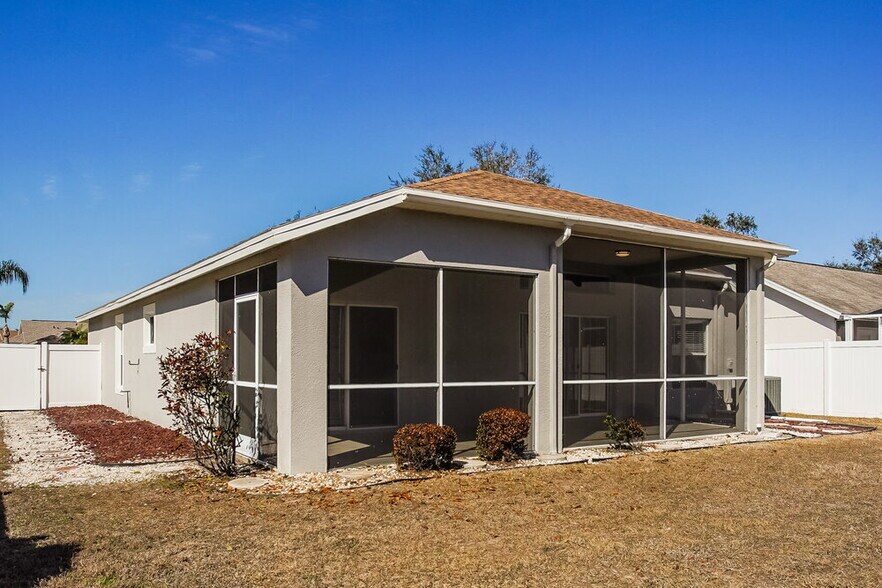 Building Photo - 12432 Tree Pointe Ct