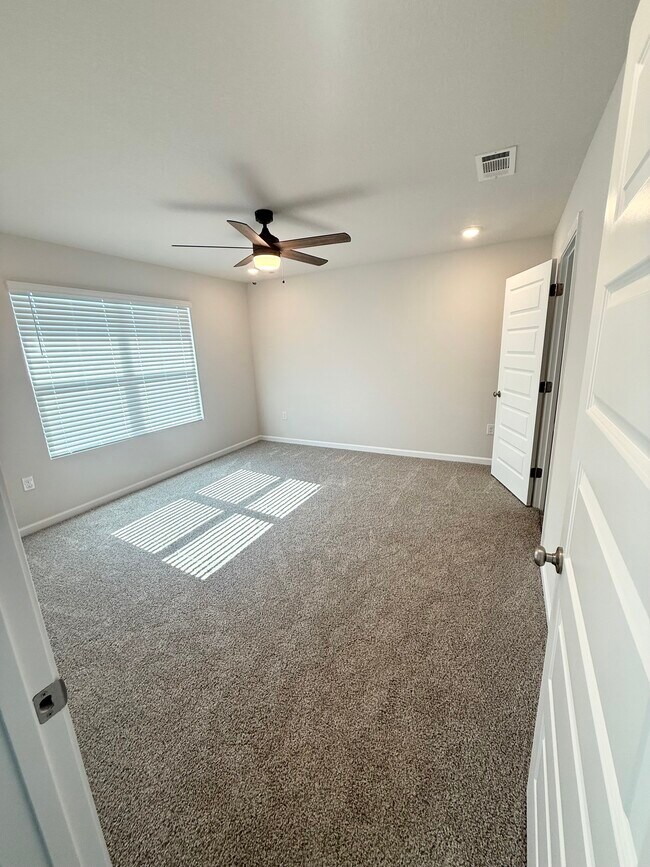 Building Photo - 4335 Redbay Ct