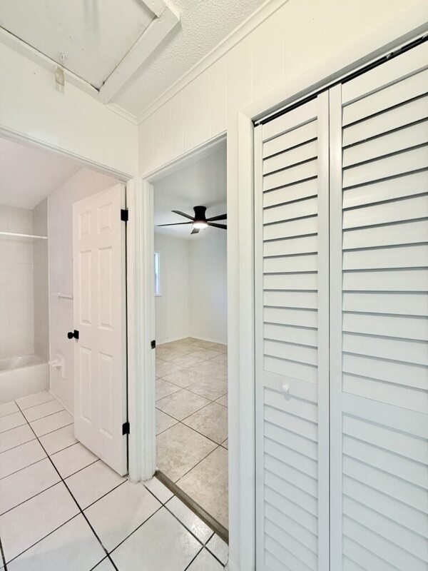 Building Photo - 603 64th Ave W