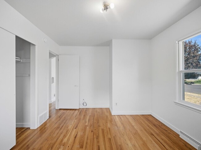 Building Photo - Charming Northwest Spokane Home | Minutes from Audubon Park & Downriver Golf Course