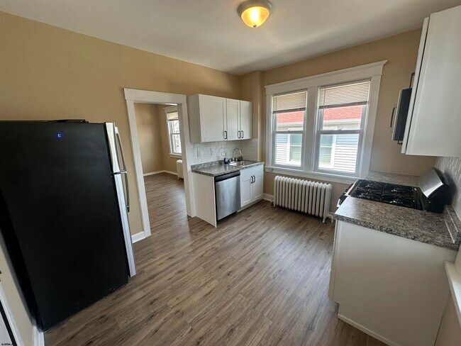 Building Photo - 9 N Rosborough Ave