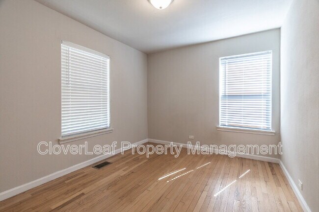 Building Photo - 210 Harwood Dr