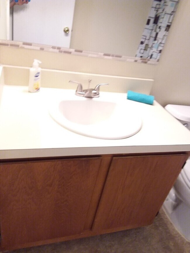 Building Photo - Two Bedroom Townhouse Near NAS Jax