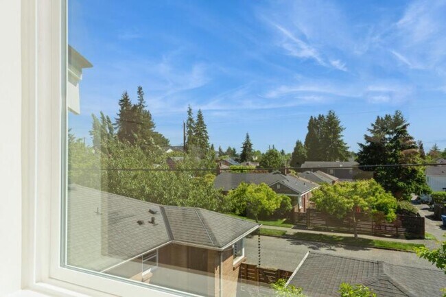 Building Photo - 1 bedroom in Seattle WA 98117