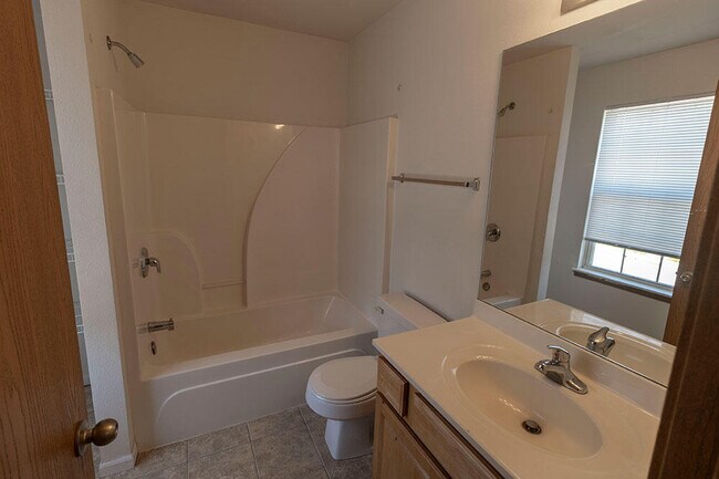 Building Photo - 1621 Citadel Dr