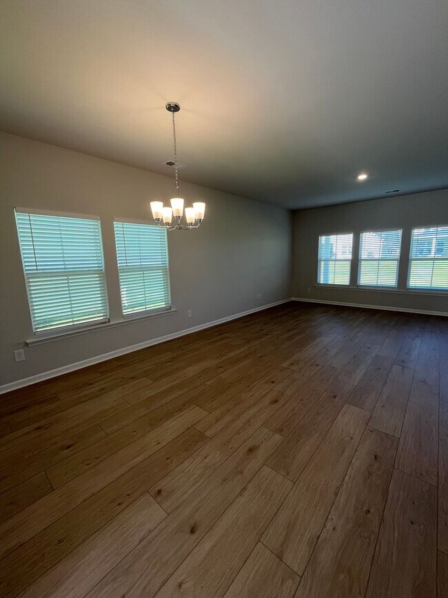 Building Photo - 1038 Adirondack Dr