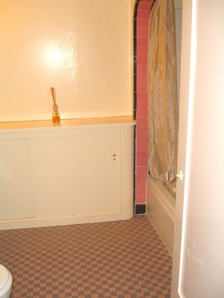 Building Photo - 46 San Clemente St