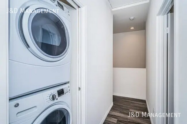 Building Photo - 8127 Cascio Ct