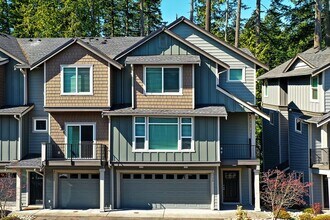Building Photo - Available NOW! 4-Bedroom End-Unit Townhome Near Silver Lake