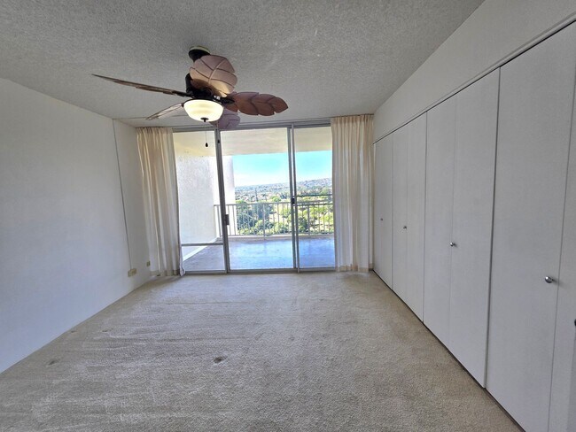 Building Photo - AVAILABLE NOW! 1 bed, 1 bath with 1 parking in Aiea