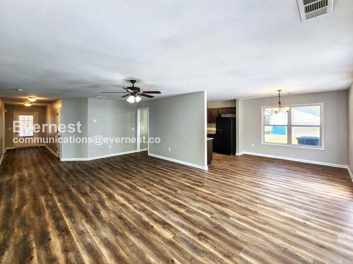 Building Photo - 634 Stowers Dr