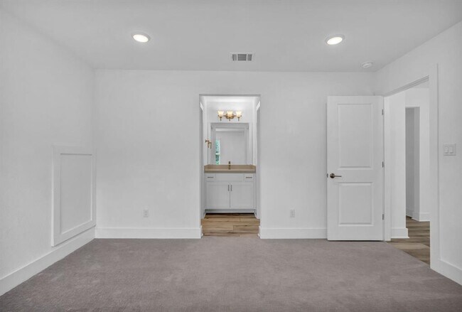 Building Photo - 1304 Brescia Walk