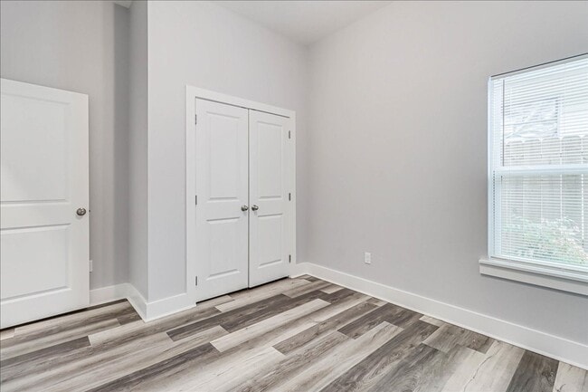 Building Photo - 5017 Moravian Dr