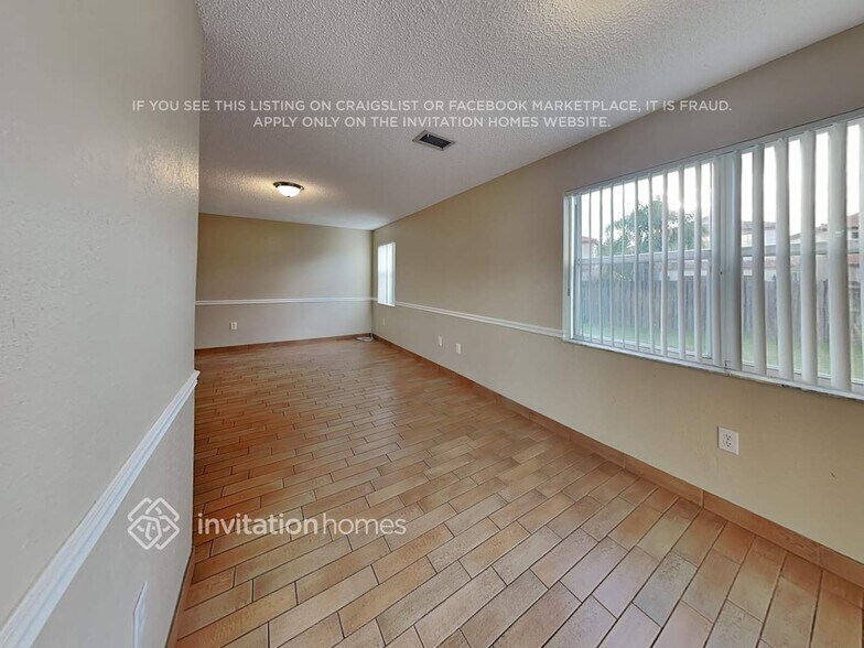 Building Photo - 414 Lakeside Cir